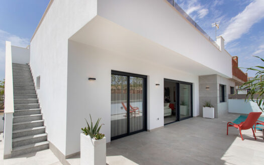 Moderne designvilla met privézwembad en royaal solarium in Sucina